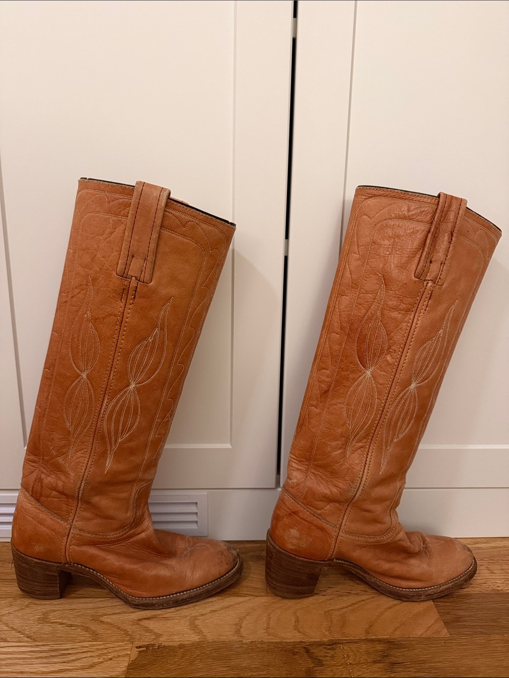 Frye Black Label vintage cowboy boots 6.5